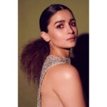 Alia Bhatt Instagram - All that glitters.. wearing @michaelcostello make up by my 💓 @puneetbsaini hair my my forever fav @ayeshadevitre @sajzdot styled by the bestest @anaitashroffadajania shot by my fav @thehouseofpixels managed by didis @grish1234 @hypenq_pr