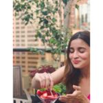 Alia Bhatt Instagram – Berry funny 🍓😋🙃 New York, New York