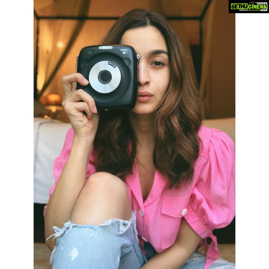Alia Bhatt Instagram - I walk. I look. I see. I stop. I photograph.. Hello Ji - Fuji Instax πΈπ