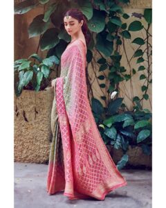 Alia Bhatt Instagram - साड़ी के फ़ोल सा 🌞