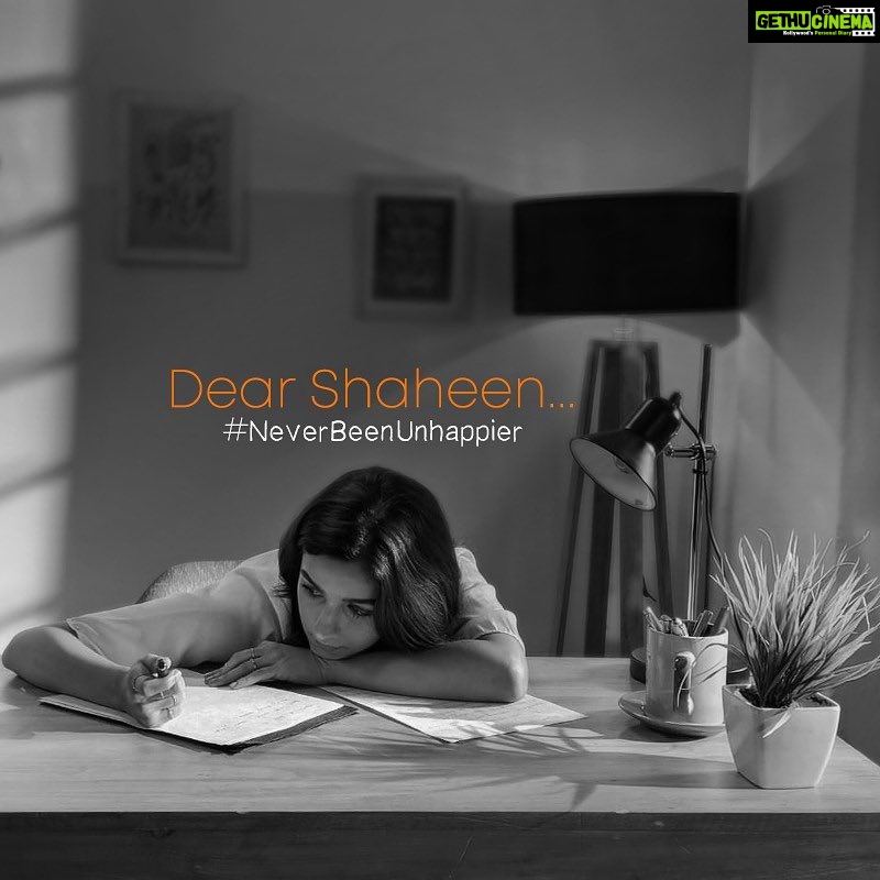 Alia Bhatt Instagram - Dear Shaheen.. Somehow when I finished reading your book I couldn't tell you how I felt immediately.. Cause I felt too much.. And I don't think I could ever discuss it with you properly.. I've tried now! Link in bio.. #NeverBeenUnhappier