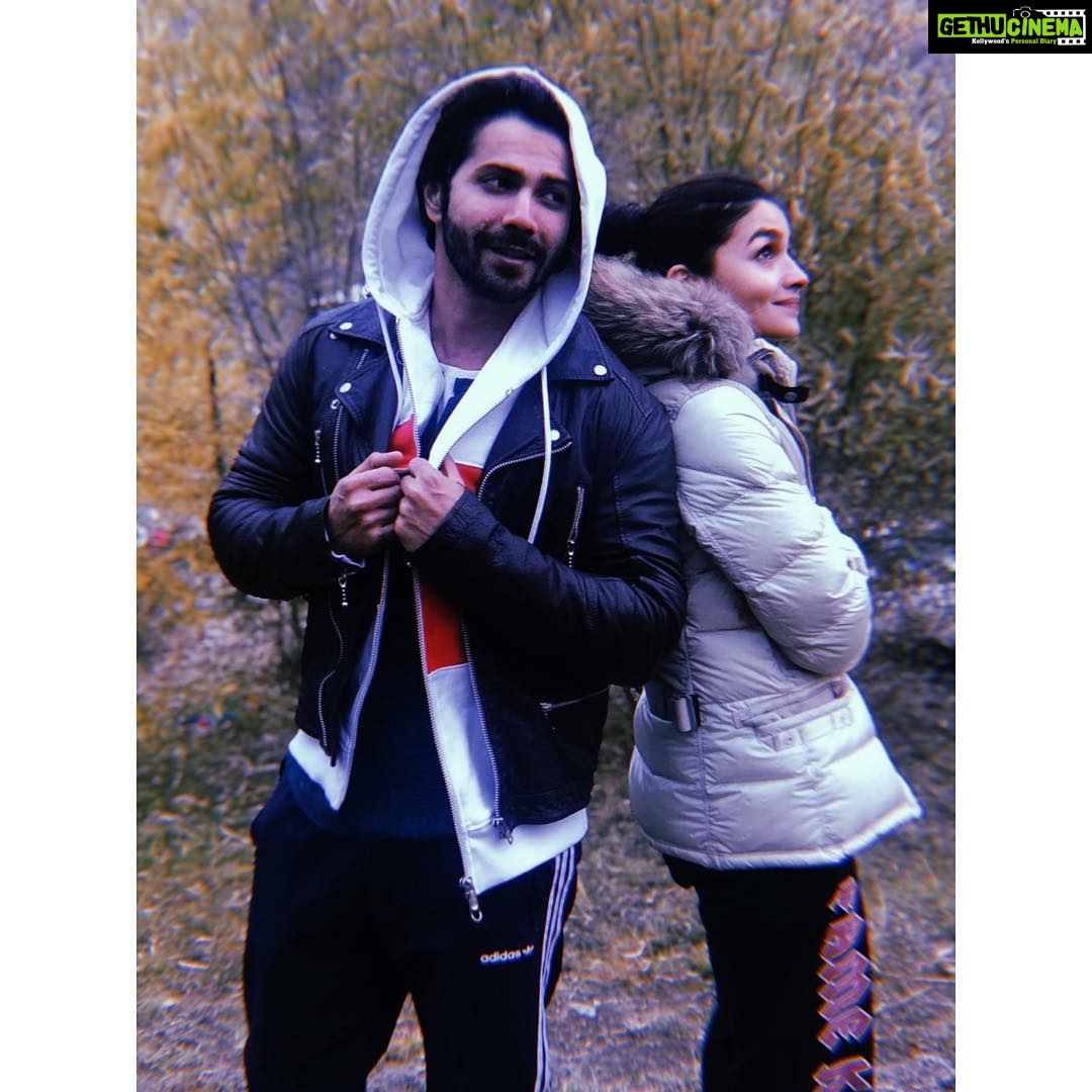 Alia Bhatt Instagram - Kargil x Kalank 💫🙌🌞❄️☃️