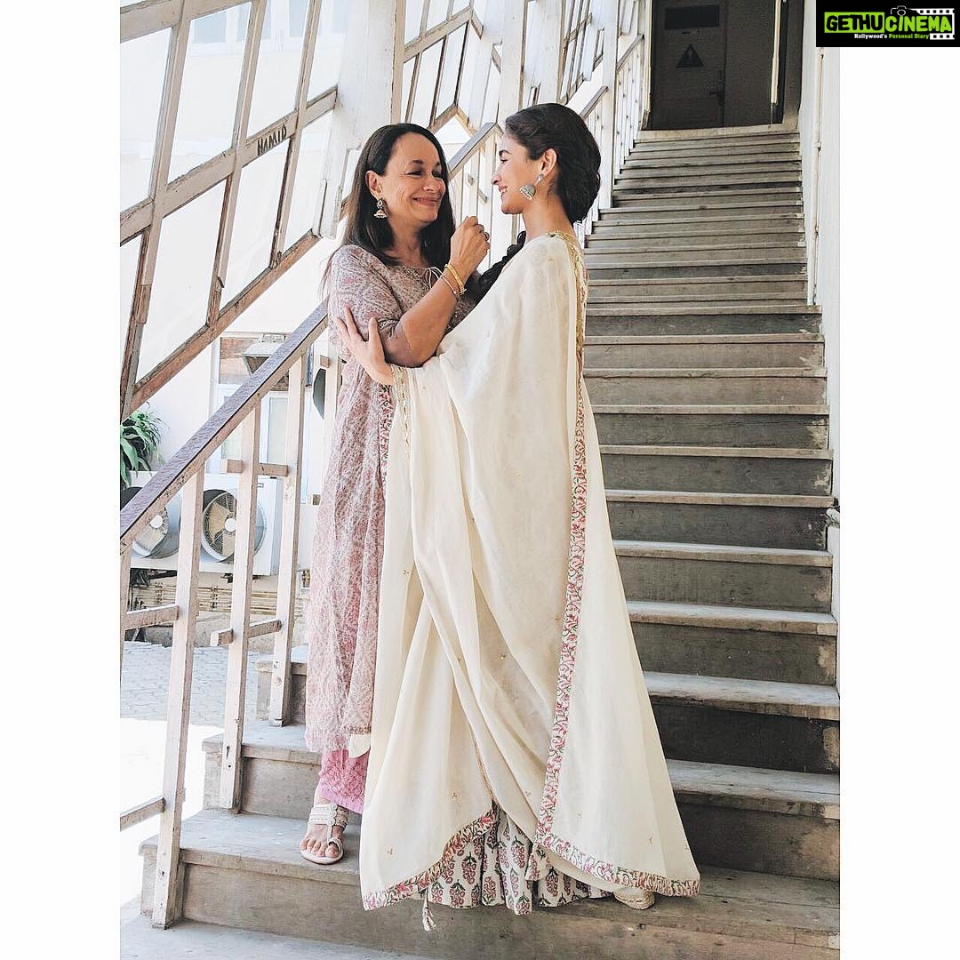 Alia Bhatt Instagram - Hello beautiful mommy. It’s your day. Today & everyday ✨
