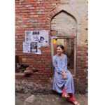 Alia Bhatt Instagram - In between shots on the sets of Raazi. 10 days to the trailer.. Can’t wait 👀