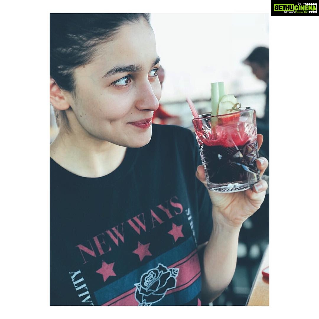 Alia Bhatt Instagram - beet tasting 🧚♂️ Sofia, Bulgaria