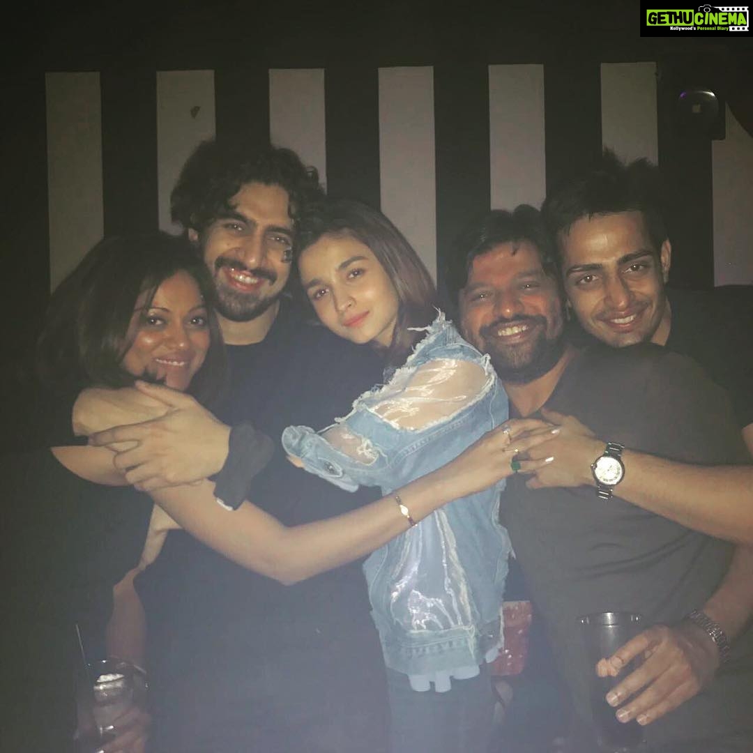 Alia Bhatt Instagram - The adventures of the Londoners 🙌