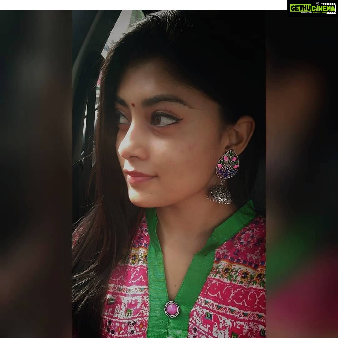 Ammu Abhirami Instagram Sunkissed Earrings Chennai Allcollections Gethu Cinema