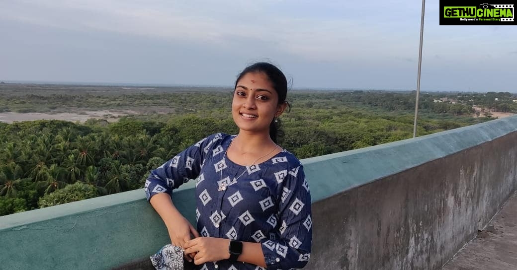 Ammu Abhirami Instagram - 4 years ago I visited Ramar Patham temple in Rameswaram and felt so much of positive energy and peace.... After that visit everytime I felt low in life I was longing to go back there ...Finally, I got lucky today❤ I got to visit my favorite place again and felt so happy.... And this time it was much needed more than ever...grateful🙏 God is kind☺❤