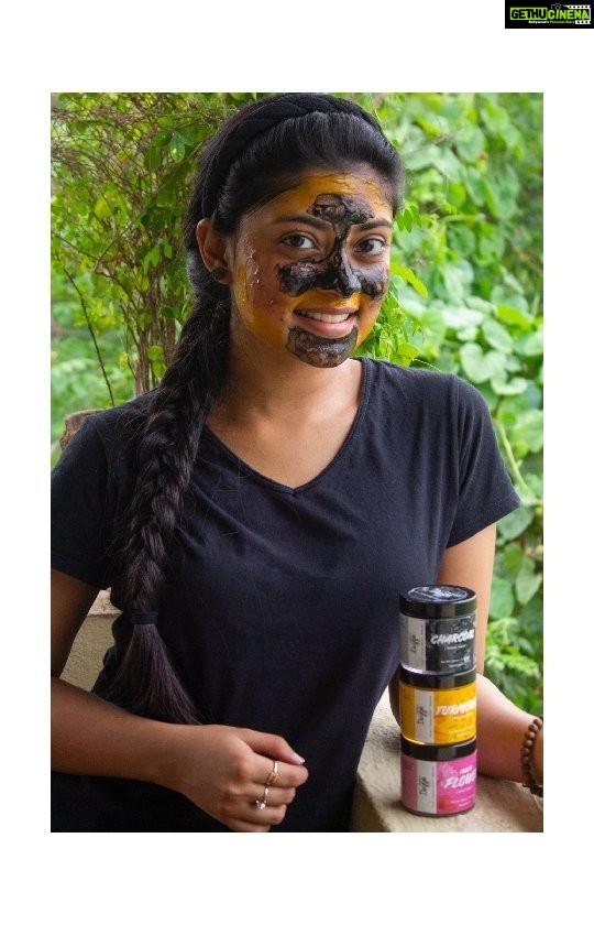 Ammu Abhirami Instagram - Multi masking with @deyga_organics #instantfacemasks. I just love how my skin glows after each use of their Products. Been using Deyga's charcoal mask for a while now & today tried the other two amazing varients too❤️ . . . . #multimasking #mypersonalreview #deygalove #skincare #organics