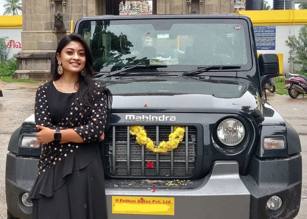 Ammu Abhirami Instagram - MY THAR IS HERE!!!... Let me tell you all a kutti story, In the year 2012, when i was in my 7th grade I vividly remember, me and my appa were waiting in Virugambakkam signal. That is when i saw 