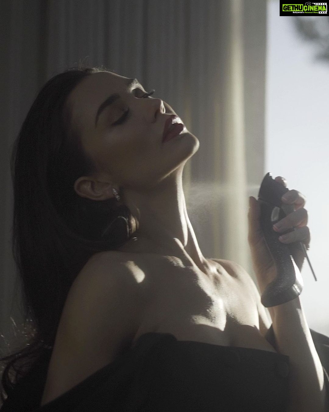 Amy Jackson - 317.2K Likes - Most Liked Instagram Photos