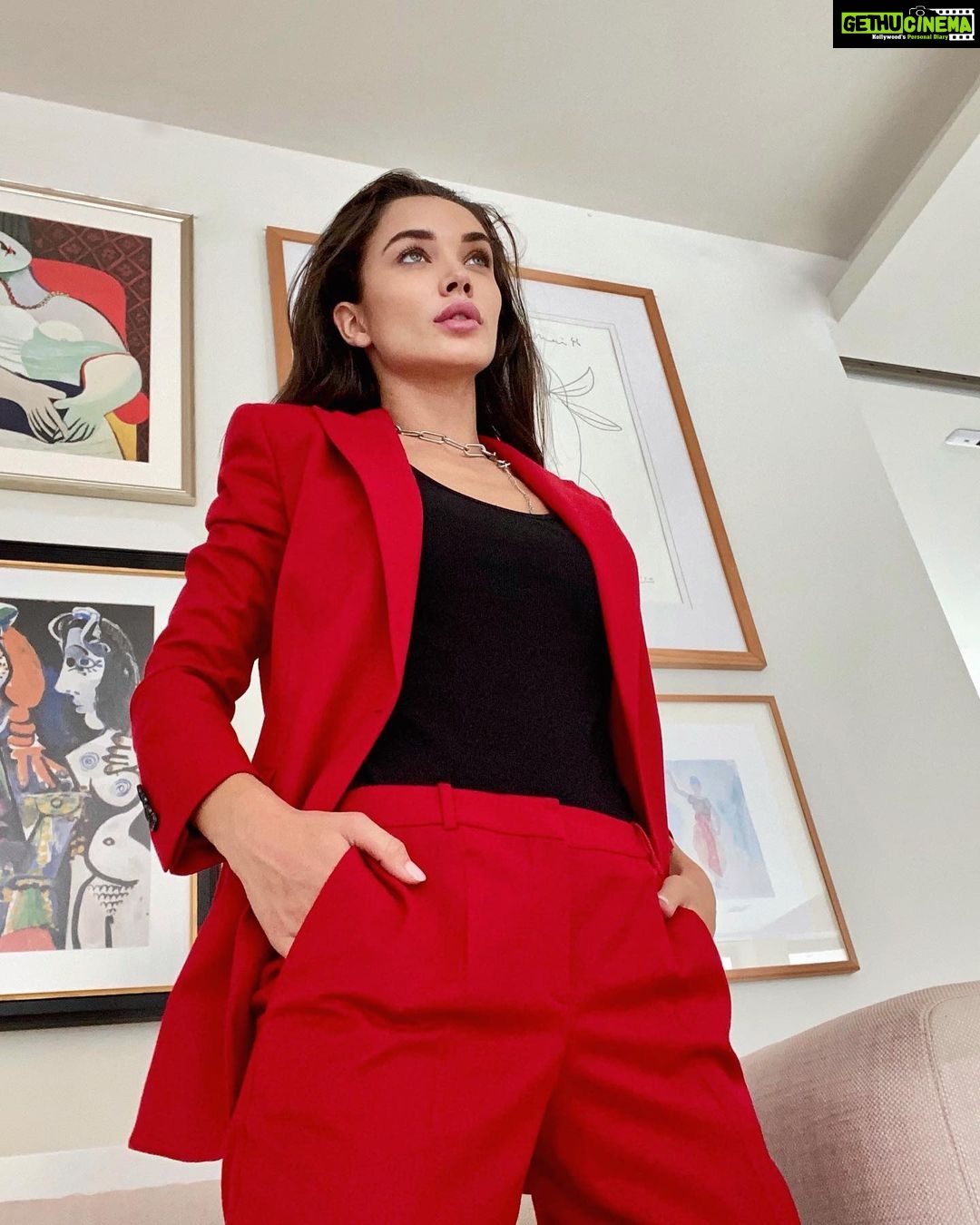 Amy Jackson - 235.4K Likes - Most Liked Instagram Photos