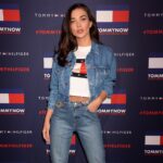 Amy Jackson Instagram - o l d s c h o o l @tommyhilfiger #LFW Tate Modern