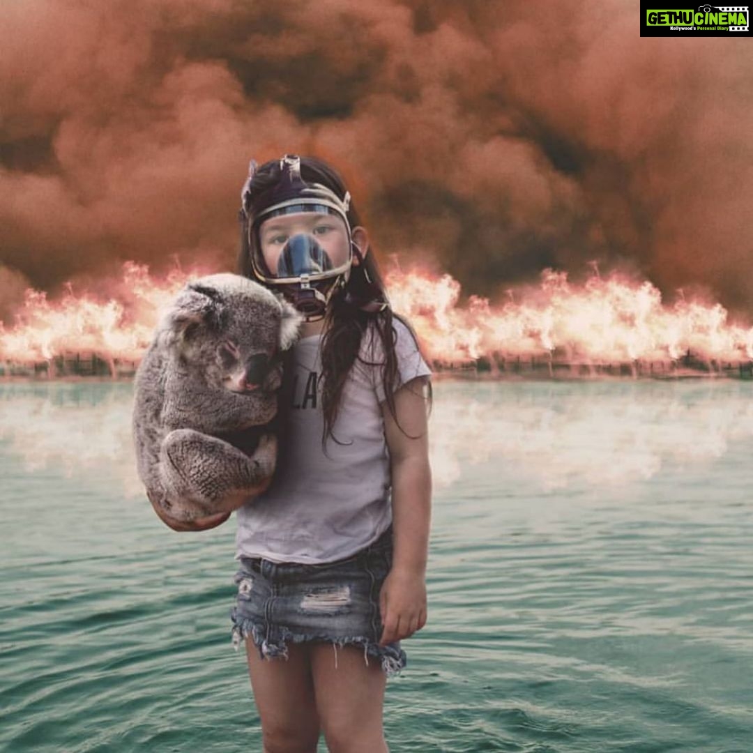 Amy Jackson Instagram - Australia, we are with you 🇦🇺 🙏🏼 Dozens of people have lost their lives, thousands left without homes and OVER HALF A BILLION ANIMALS HAVE DIED! It’s so bad that there are fears of entire species of animals and plants being wiped out. This is a climate emergency and if this doesn’t ring alarm bells I don’t know what will. This beautiful planet we call home is our responsibility and everything we do impacts it directly. When I read the news, my heart breaks at seeing all of these disasters but it also makes me more determined to do my part! You can too... change to a plant based diet or at least consider more veggies and less meat to begin with. Choose wisely/buy less. Support the people who are supporting our planet 💪🏼 PLEASE DONATE @nswrfs 📸 @thuie #CLIMATECHANGEISREAL