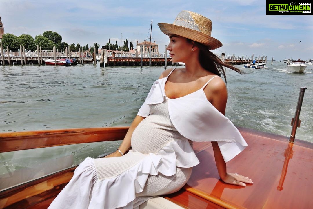 Amy Jackson - 273.6K Likes - Most Liked Instagram Photos