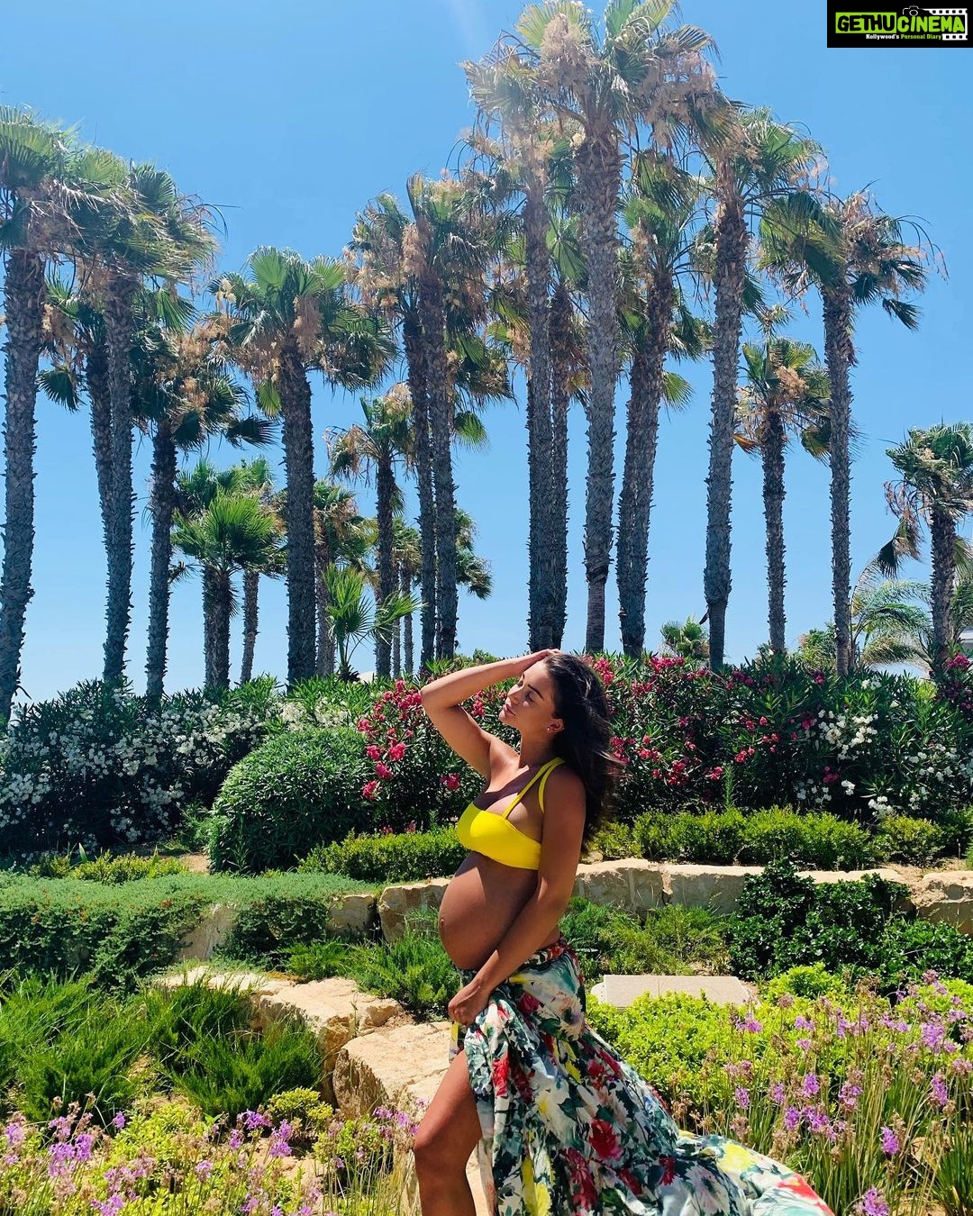 Amy Jackson - 364.6K Likes - Most Liked Instagram Photos