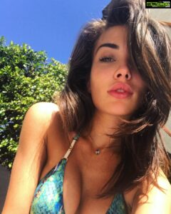 Amy Jackson Instagram - Jetlag nap under the sun = crispy 👺 Los Angeles, California