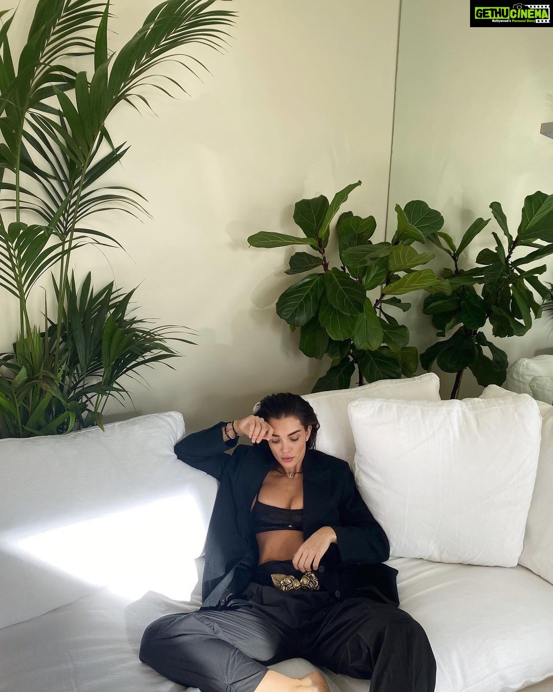 Amy Jackson - 372.5K Likes - Most Liked Instagram Photos