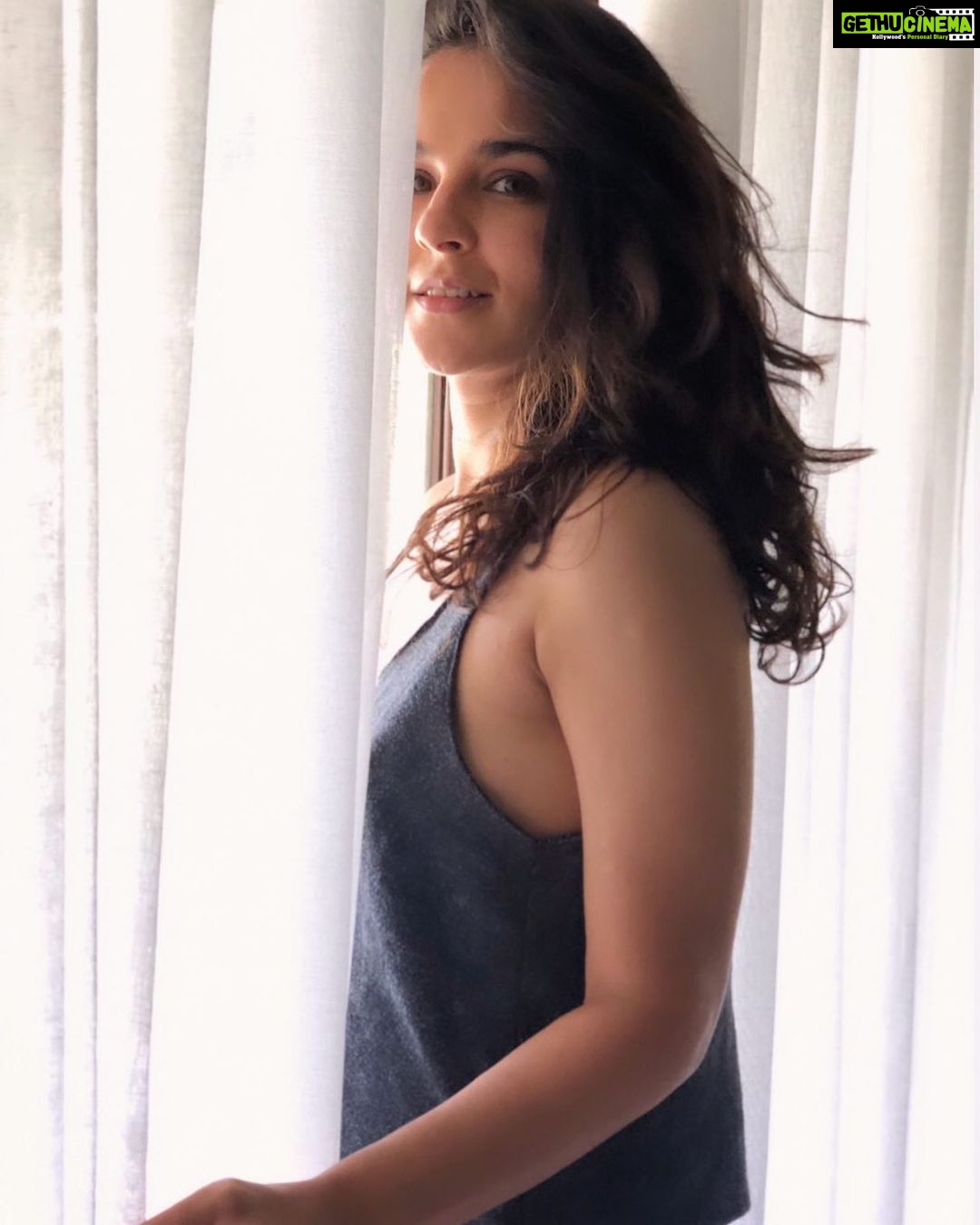 Angira Dhar - 77.2K Likes - ….learnt 🙃