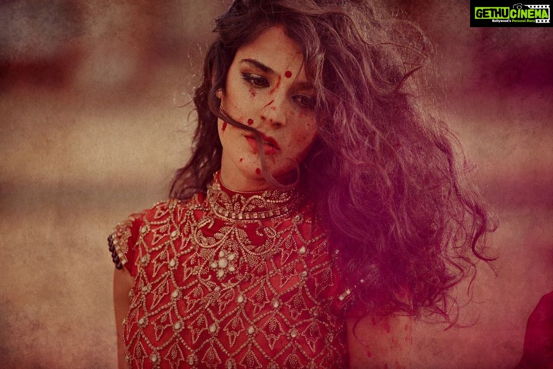 Angira Dhar Instagram - 🌼होली है 🌼