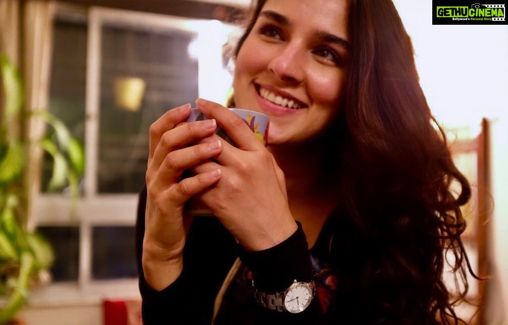 Angira Dhar Instagram - Merry Christmas ya'll ❤🌲 I am celebrating this festive season with my @danielwellington and you can too! Buy any two products and get 20% off. You can also use my code DWXANGIRA and get an additional 15% off #dwforeveryone #danielwellington