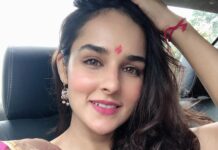 Angira Dhar Instagram - ✨HAPPY HAPPIEST DIWALI ✨ hope everyone is at their traditional best😄❤️✨