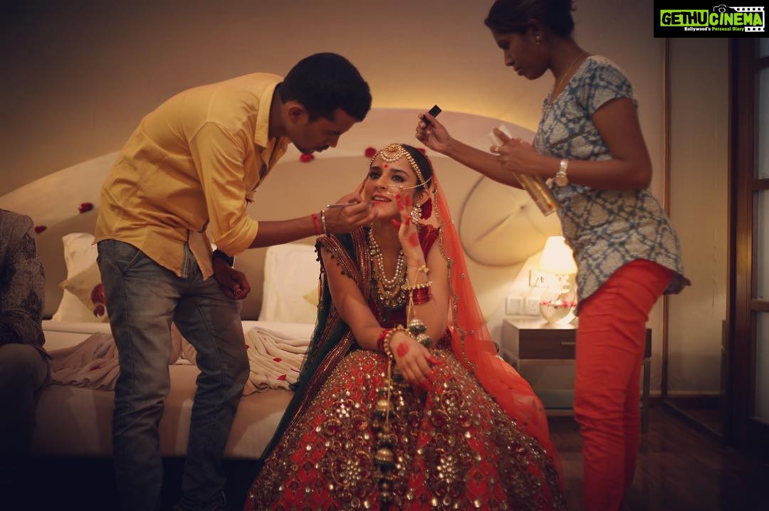 Angira Dhar Instagram - #bangbajaabaraat #throwback hair makeup check!