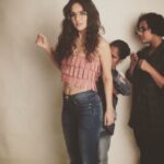 Angira Dhar Instagram - #behindthescenes with clamps and what not.. well no ones complaining💁🏻 let's #RockNRoll 💋