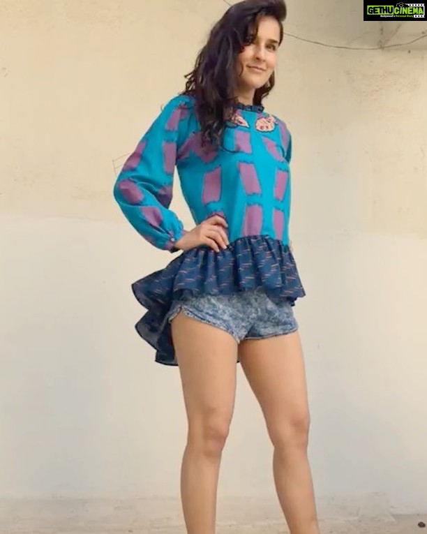 Angira Dhar Instagram - A lil move for the @thelilflea on Saturday in the breezy @indiemaharani collection for this season!