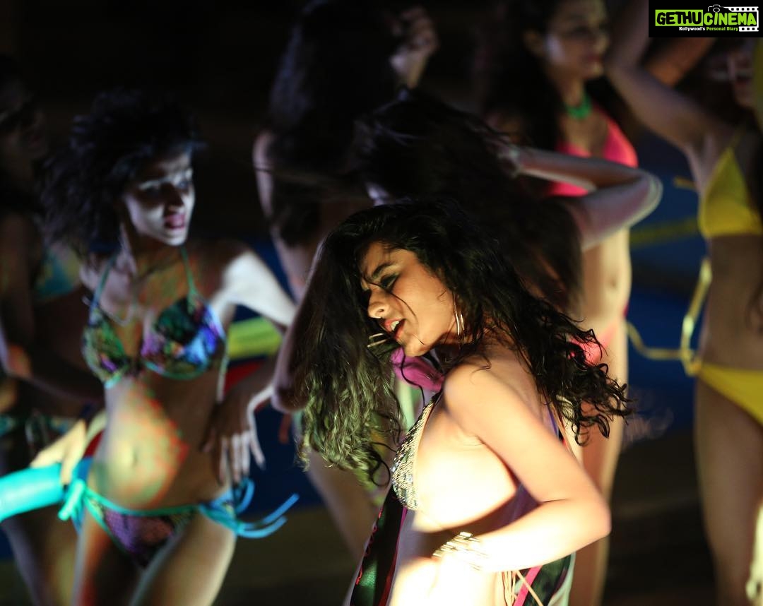 Angira Dhar Instagram - #bangbajaabaraat #behindthescenesphotoshoot #throwback