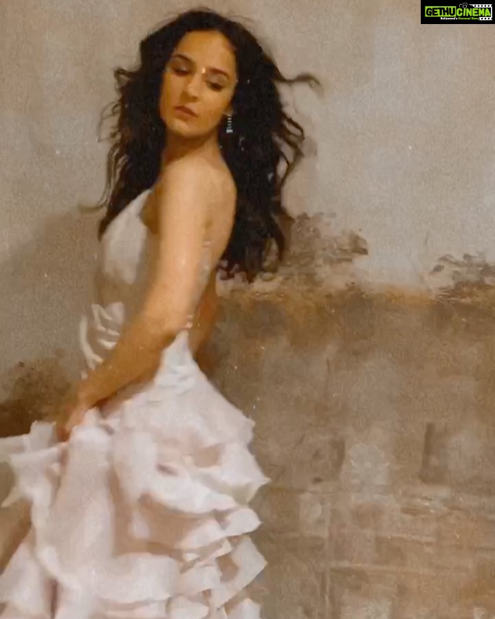 Angira Dhar Instagram - Stepped into 2021 like....🤩