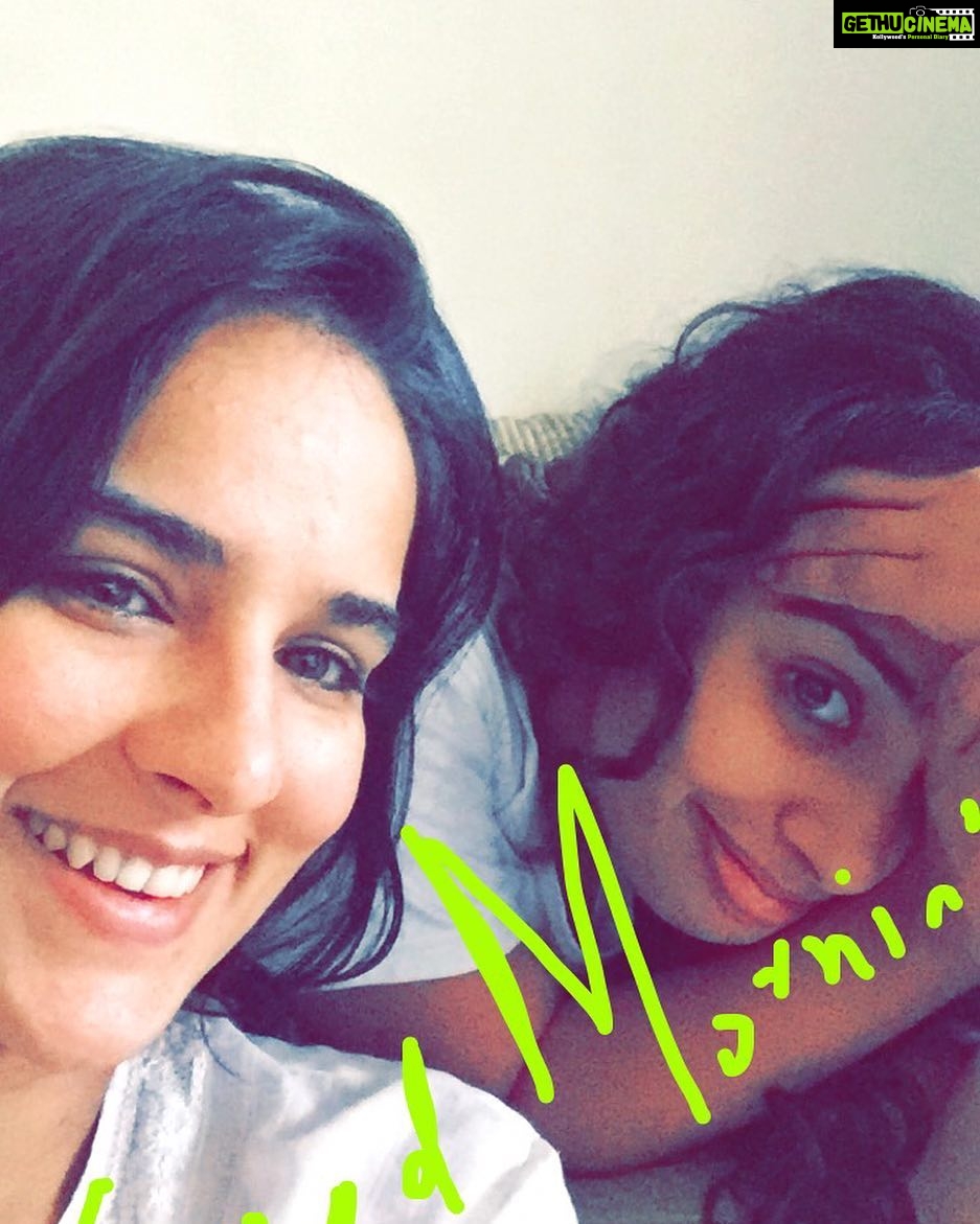 Angira Dhar Instagram - Morning 😊 @arajayaram like the green on u haha