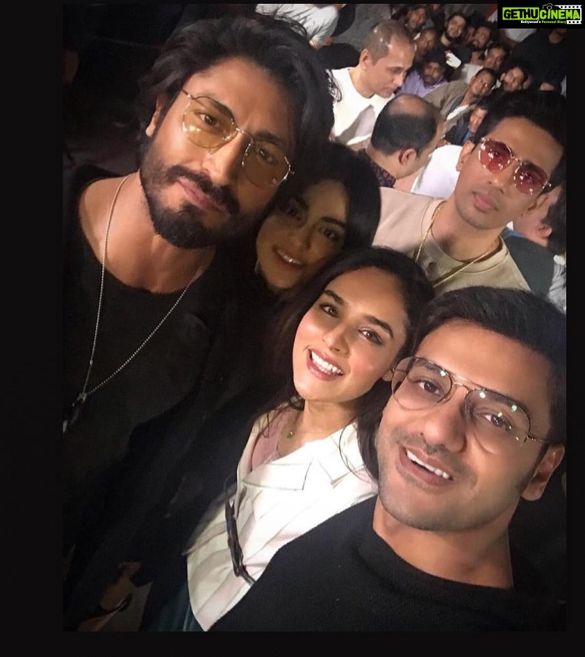 Angira Dhar Instagram - Happy one year since I learnt to break some bones 🦴 kick some villain ass and made some amazing friends! @aashinshah15 .. missing you in the picture.. but love toh still bohot hai! ❤️ #commando3 turns a year old