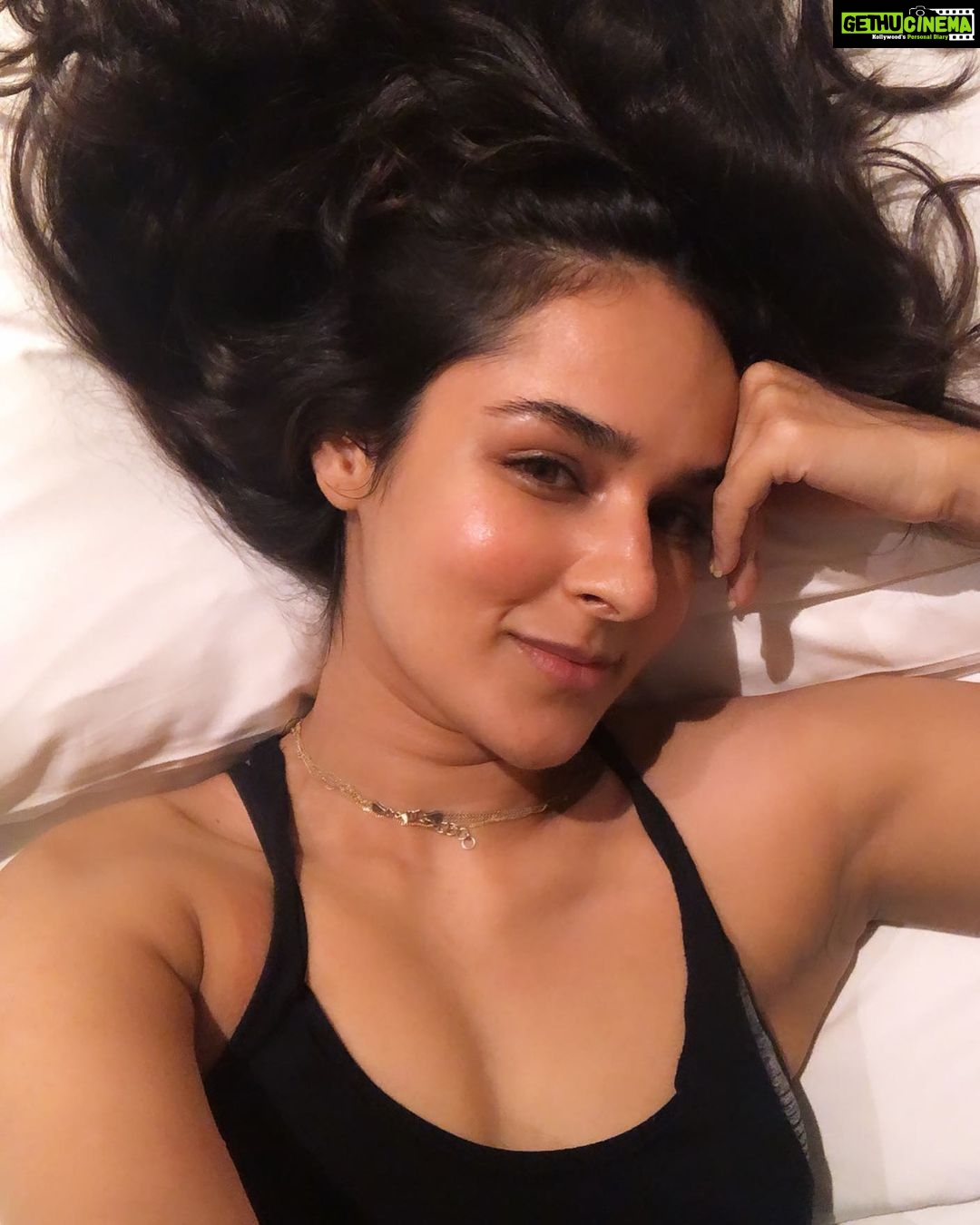 Angira Dhar - 70K Likes -