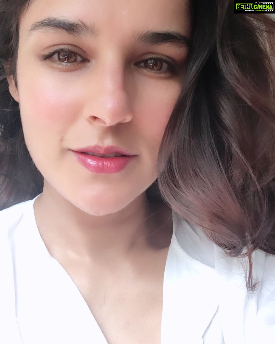 Angira Dhar - 53.6K Likes - 💄