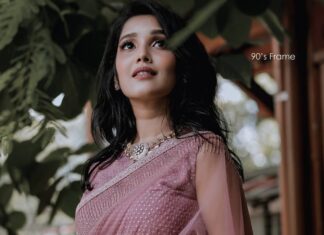 Anikha Instagram - . . Mua: @makeupbysahla Jewellery: @atlascalicut Outfit: @eira_clothing__ Pic: @90sframe__