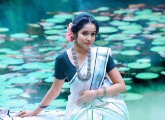Anikha Instagram - Happy Onam🌹🏵️🌼 . Photography : @rojan_nath Costume & styling : @elsamma_johnson Johnson Makeup & hair stylist : @femy_antony Assistant: manzoor