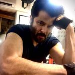 Anil Kapoor Instagram - Who says you can’t teach an old dog new tricks! Just took my first timer selfies! I think now I’ll be taking a lot more after this! #learningeveryday #uppingmyselfiegame
