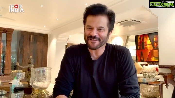Anil Kapoor Instagram - Huge shout out to all of you, for your generosity! Please let’s continue supporting the war against Covid-19. If you missed the concert, watch it now, link in bio. Click on the video to donate. 100% of proceeds go to the India COVID Response Fund by @give_india #IforIndia #SocialForGood