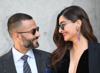 Anil Kapoor Instagram - It’s been such a fantastic year for you both, and if it's any indication of the life to come, you have so much love, happiness, success (and shoes) to look forward to! Happy Anniversary @anandahuja @sonamkapoor ! Love you both! Keep making #everydayphenomenal