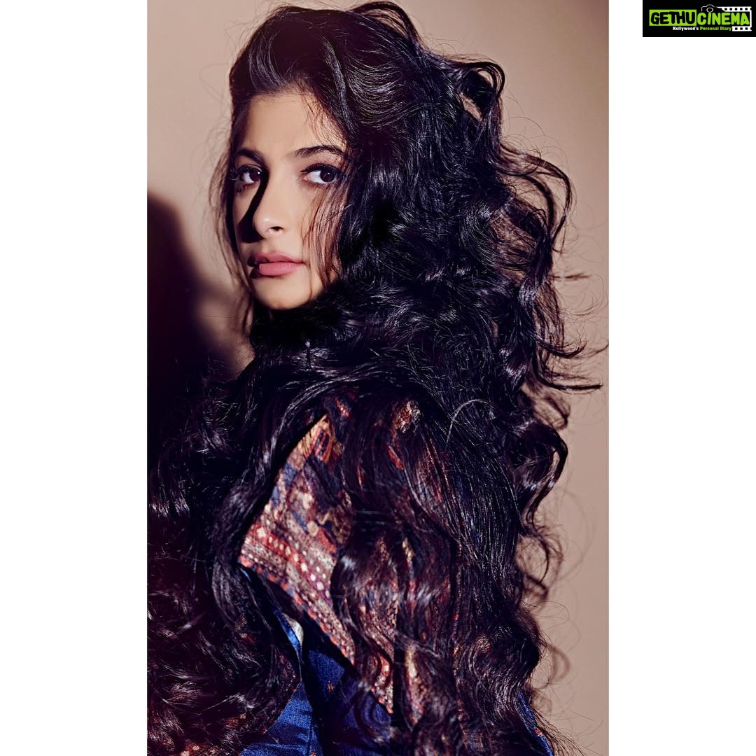 Anil Kapoor Instagram - Every year I see you getting closer to becoming the amazing human being you were born to be. For me, Boss Woman means Rhea Kapoor! I am lucky to have such a beautiful, confident, sharp & brilliant daughter who knows how to keep us all on our toes and push us to do better! Happy Birthday @rheakapoor! We love you!