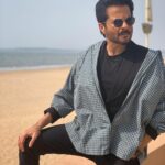 Anil Kapoor Instagram - A walk on the beach is worth a thousand words... ‬ ‪Taking a #beachbreak from all the dhamaal! ‬ ‪#vitaminsea #mood #photoshootbythesea Juhu Beach