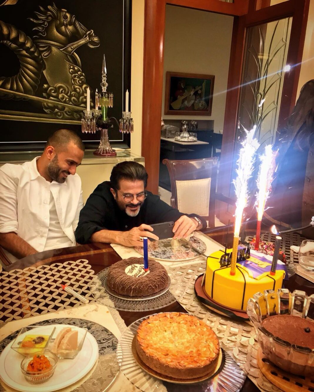 Anil Kapoor Instagram - You've chased your dreams & now you're living them! Doesn’t get better than this! Happy Birthday, @anandahuja !!! You are already having a hell of a year and I hope the coming years are filled with even more success & happiness! Never let that spark fade! Love always! Indira Gandhi International Airport Terminal 3 Departure