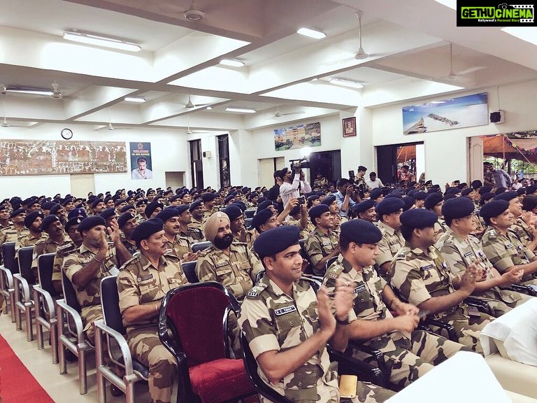 Anil Kapoor Instagram - Today we celebrate the golden year of #CISFMumbai as it completes 50 years of unwavering dedication to protect us. Our jawans & their families sacrifice so much to keep us safe! What makes me even more proud is that 60% of the 600 jawans present today are female! #CISFIndia Chatrapati Shivaji International Airport