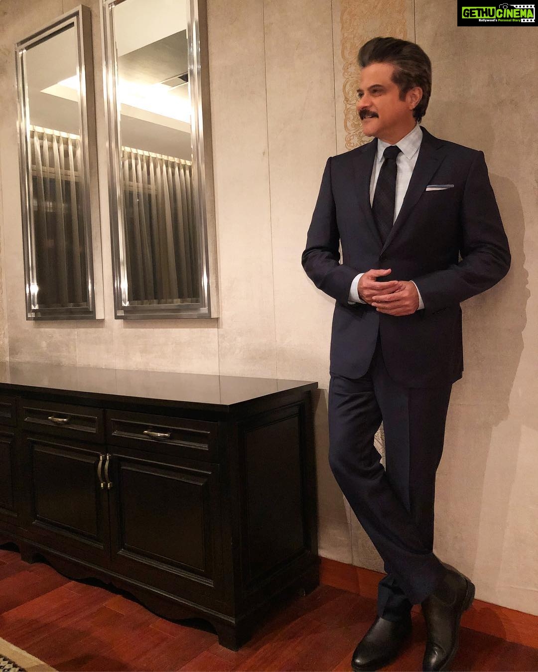 Anil Kapoor Instagram - Exchanging ideas & thoughts is what this evening is going to be all about! Excited to be speaking at #TheAlgebraArtsandIdeasClub today! Taj City Centre Gurugram