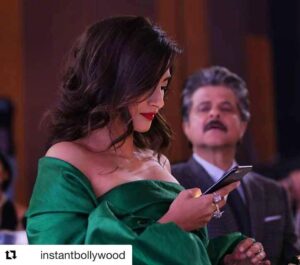 Anil Kapoor Instagram - Over protective father caught on camera! I guess I am guilty as charged :p @sonamkapoor #Repost @instantbollywood (@get_repost) ・・・ Guns don’t kill people… dads with pretty daughters do. . . . 📷 - Vogue.in #Instantbollywood #Instabollywood #bollywood #sonamkapoor