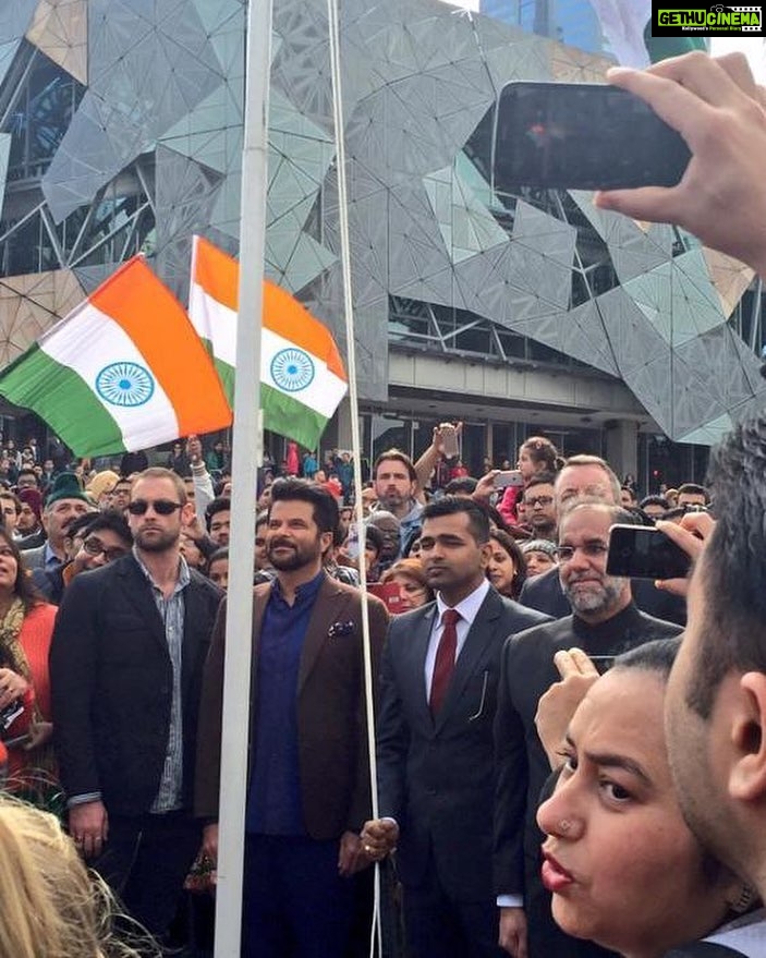 Anil Kapoor Instagram - Sarfaroshi ki tamanna ab hamare dil main hai. Dekhna hai zor kitna bazu-e-kaatil mein hai... With freedom on our minds & a song in our heart, may this #IndependenceDay remind us of the struggles of the forefather that gave us the opportunities we have today to make a great tomorrow! #HappyIndependenceDay!!