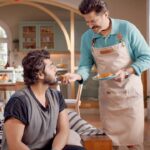 Anil Kapoor Instagram - Cooking is like enacting a love story. You must have great dialogues, passionate glances, an appreciative audience like @arjunkapoor and the hero of the story (or dish) must always keep it fresh. That’s why when I’m making a fish fry, the hero is always @licious_foods #licious #ForTheLoveOfMeat #ad