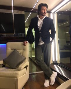 Anil Kapoor Instagram - What better way to end promotions than with a dose of laughter. On the @kapilsharma show with my #MubarakanFamily! Kapil Sharma Show Goregaon Film City