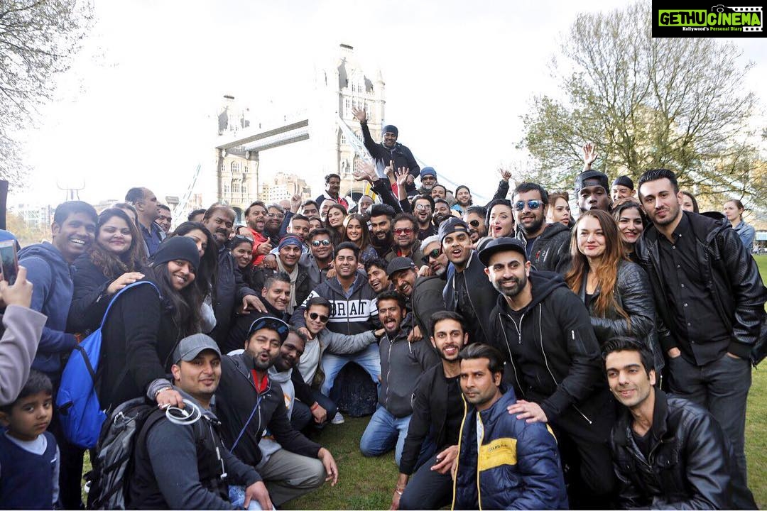 Anil Kapoor Instagram - It's a wrap! Saying goodbye to the #Mubarakan family & this gorgeous city is like saying goodbye to family & home..Until #28July then! Heathrow Airport